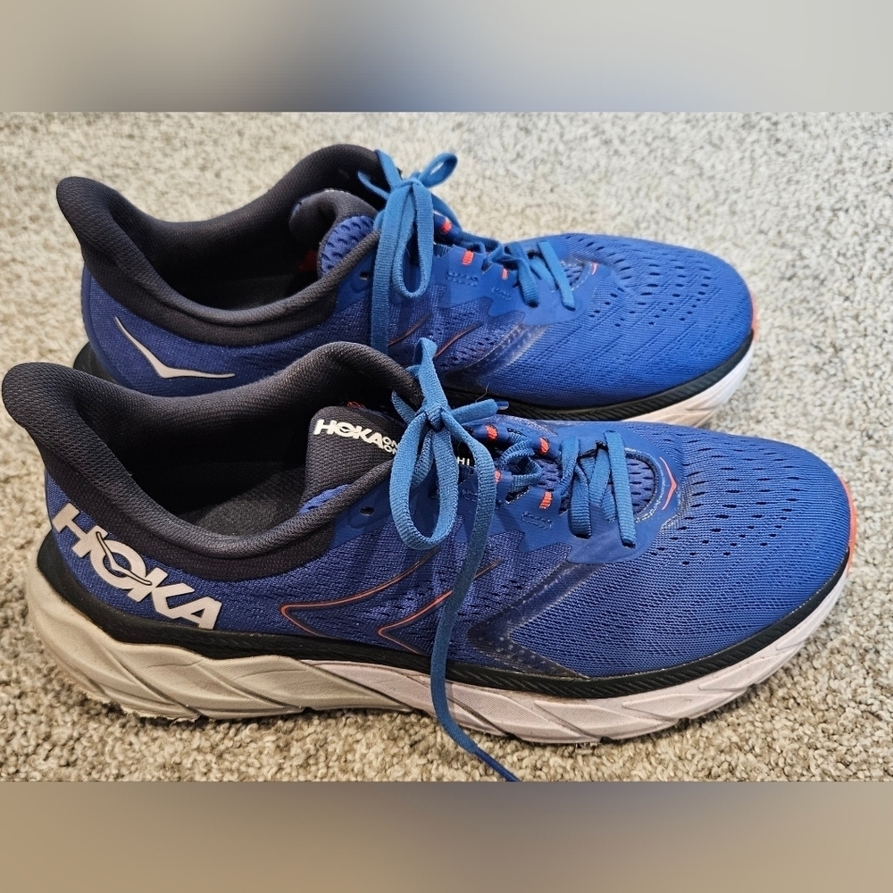 Hoka Arahi 5 size 9D Blue
